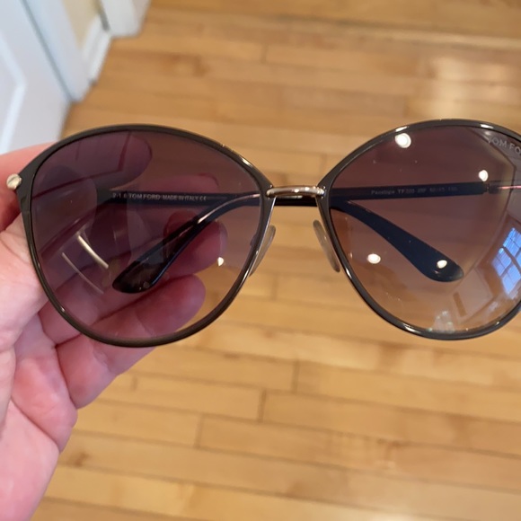 Tom Ford Zeila Sunglasses - Picture 2 of 3